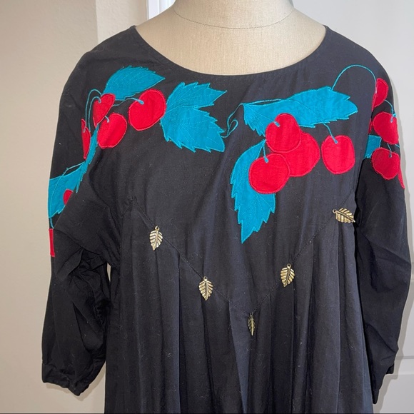 Chance Encounters Vintage Dress - Picture 3 of 11